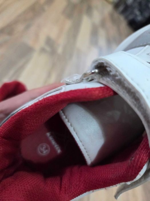 Детски спортни кецове