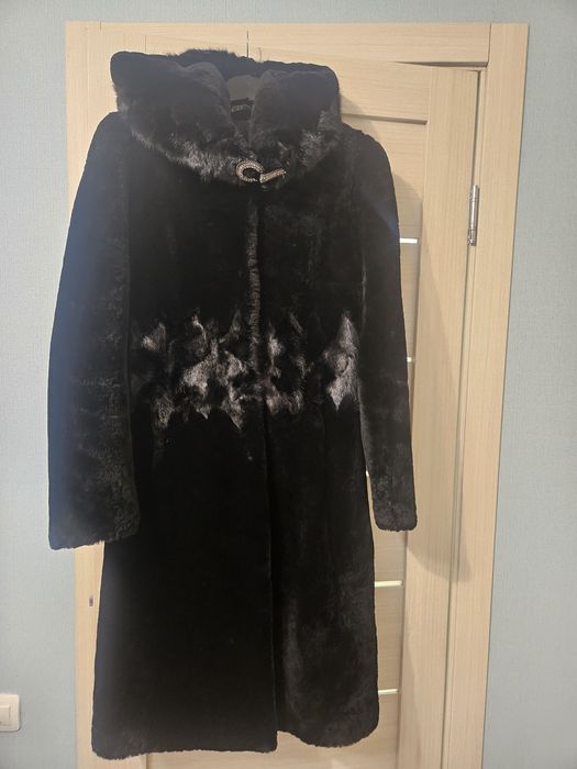 Шуба мутоновая черная