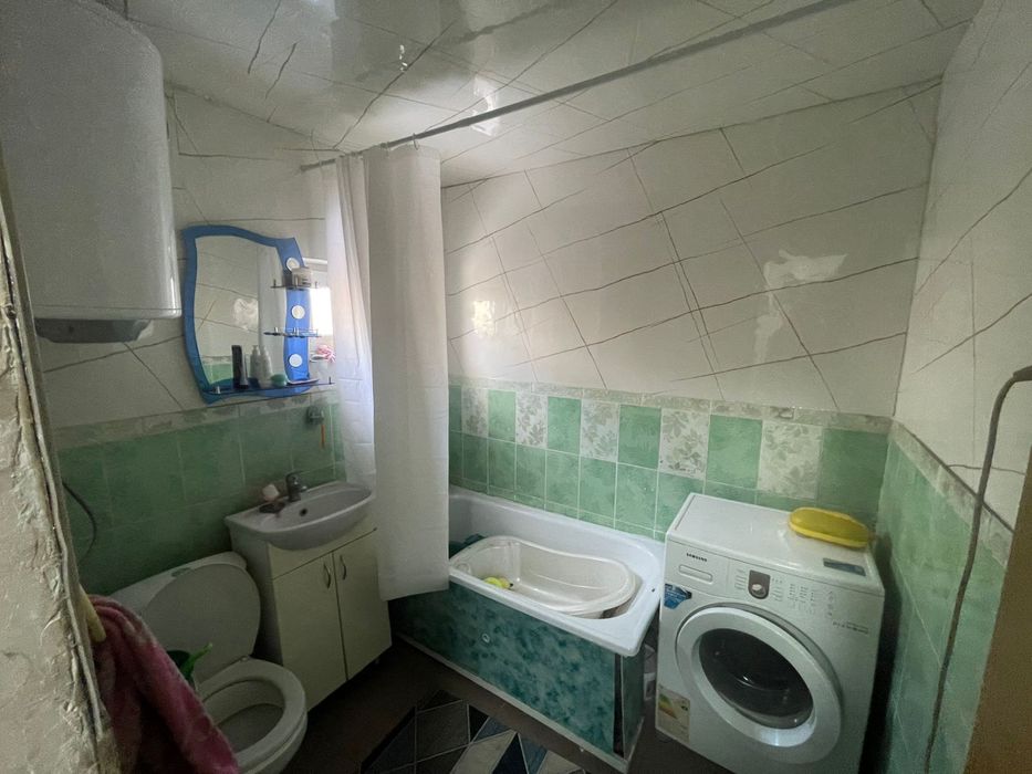 Сдаётся большой, тёплый, благоустроенный  дом.