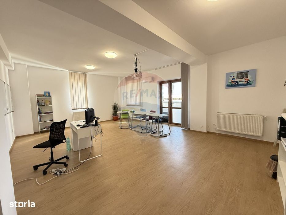 Apartament cu 3 camere de vânzare Voluntari