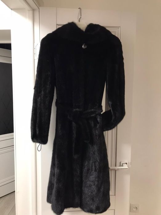 Шуба норковаЯ(цельная)