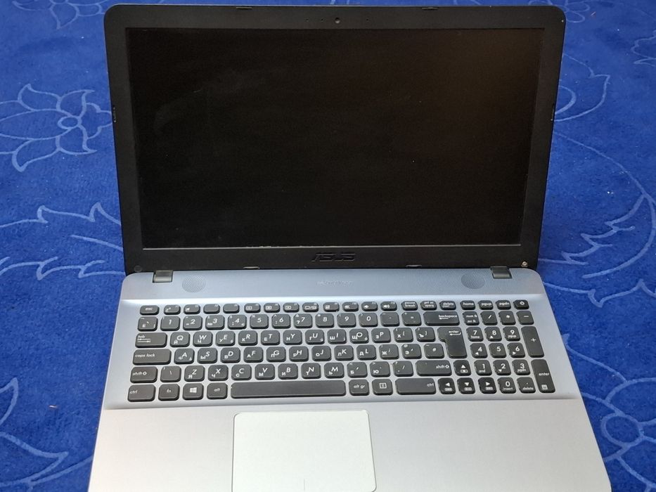 Noutbuk: ASUS HDD 512GB