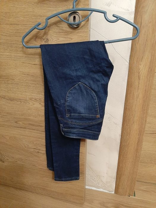 Дамски дънки и панталони