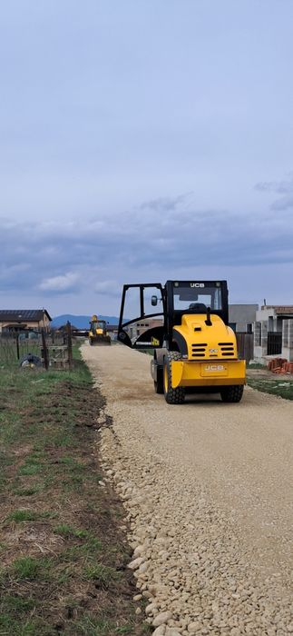 Inchiriez buldoexcavator, compactor, excavator, transport basculab