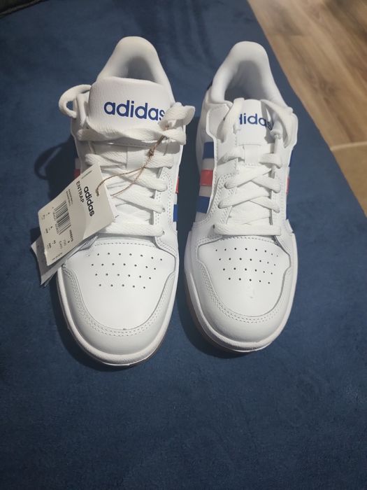 Adidași mărimea 42...marca adidas