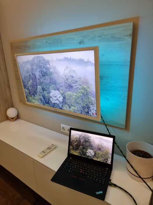 Телевизор Samsung Smart TV 32 инча с красиви и плътни цветове!