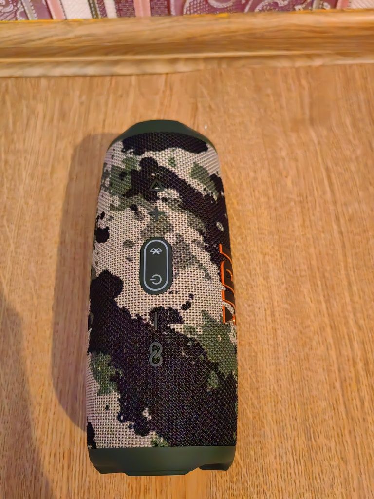 JBL CHARGE 5 Чисто нова