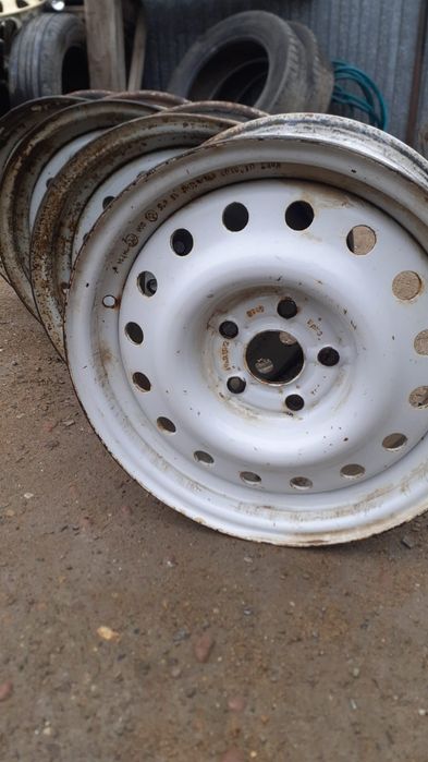 Диск. R- 15..Для авто Волга