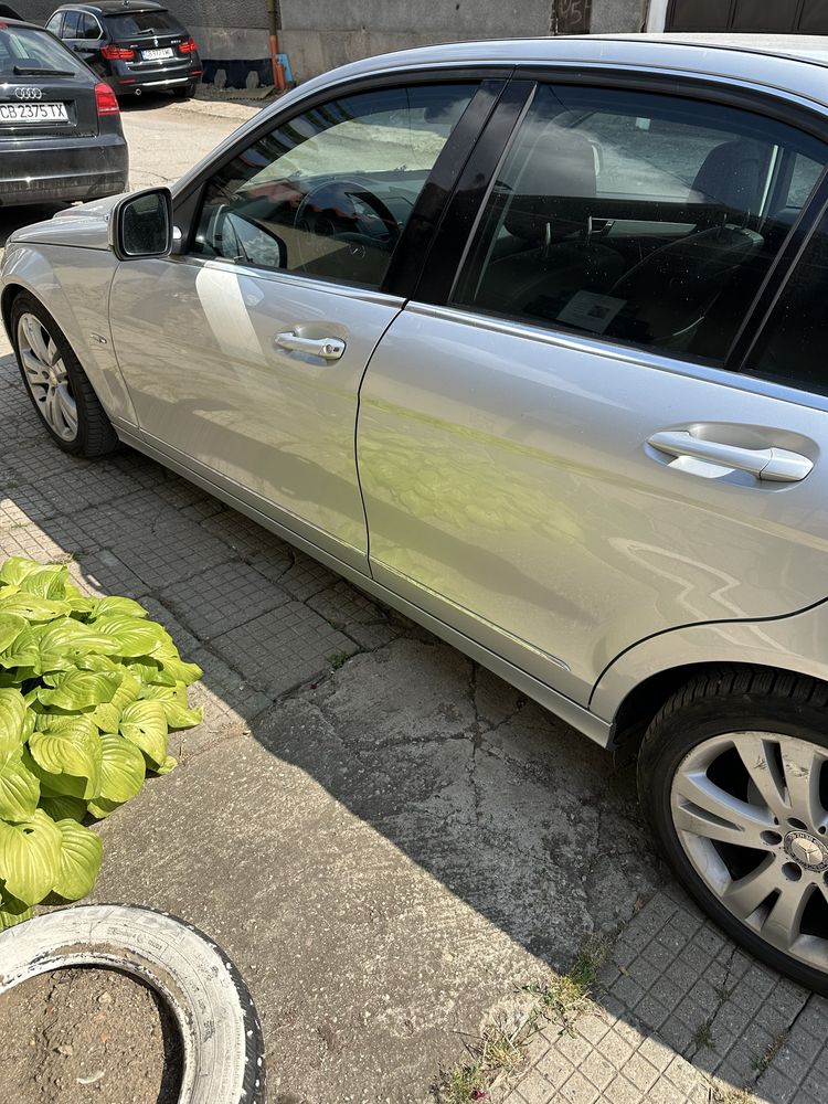Mercedes-Benz C200 2009 | Ръчни скорости | Отлично състояние