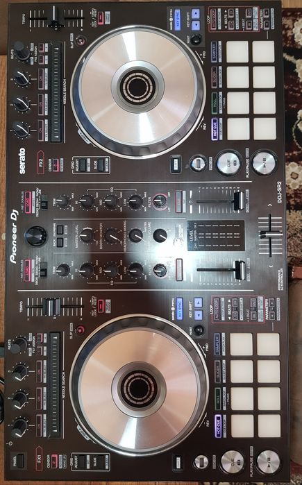 DJj SR2 DJ контроллер