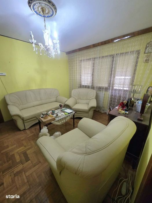 De vanzare 2 camere etaj intermediar zona Scolii nr 1