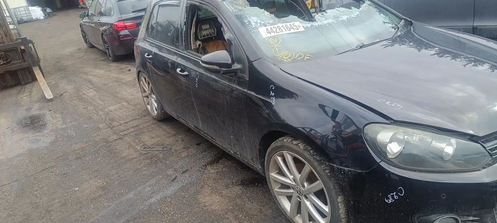 Dezmembrari / Dezmembrez Volkswagen Golf 6 2.0 CBAB cutie viteze KRM cod culoare LC9X