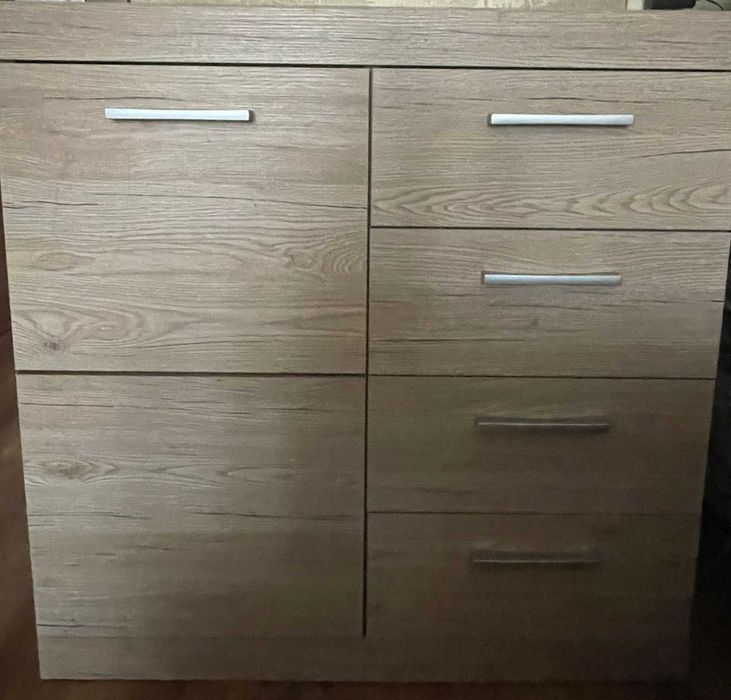 Тумбочка с полками