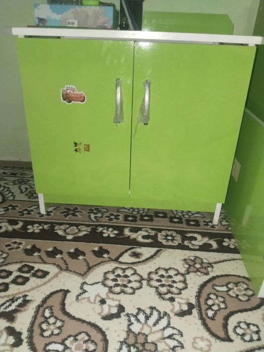 Bolalar mebeli sotiladi.