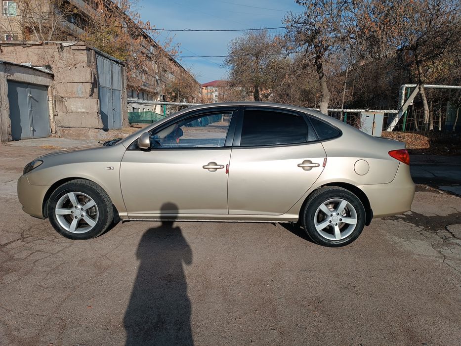 Hyundai Elentra sotiladi