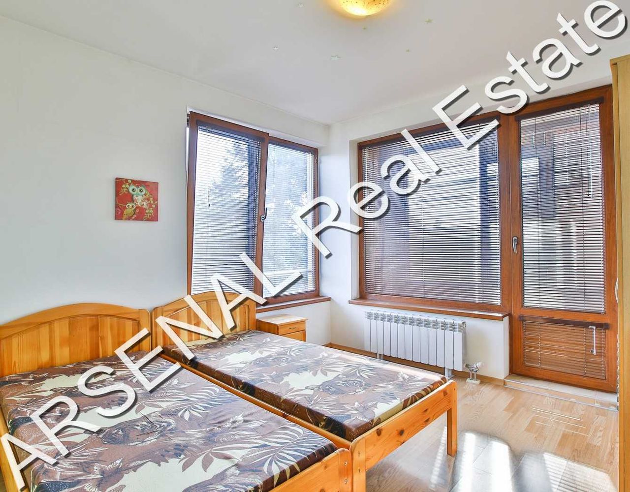 Дава се под наем Тристаен апартамент в София, Лозенец - 130 кв.м за 1100 € - Снимка #2