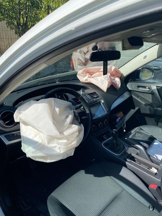 Mazda 3  1.6 benzina