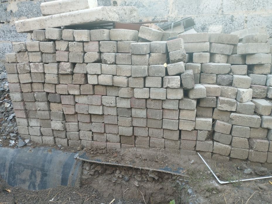 Продам кирпич облицовочный 500 штук.