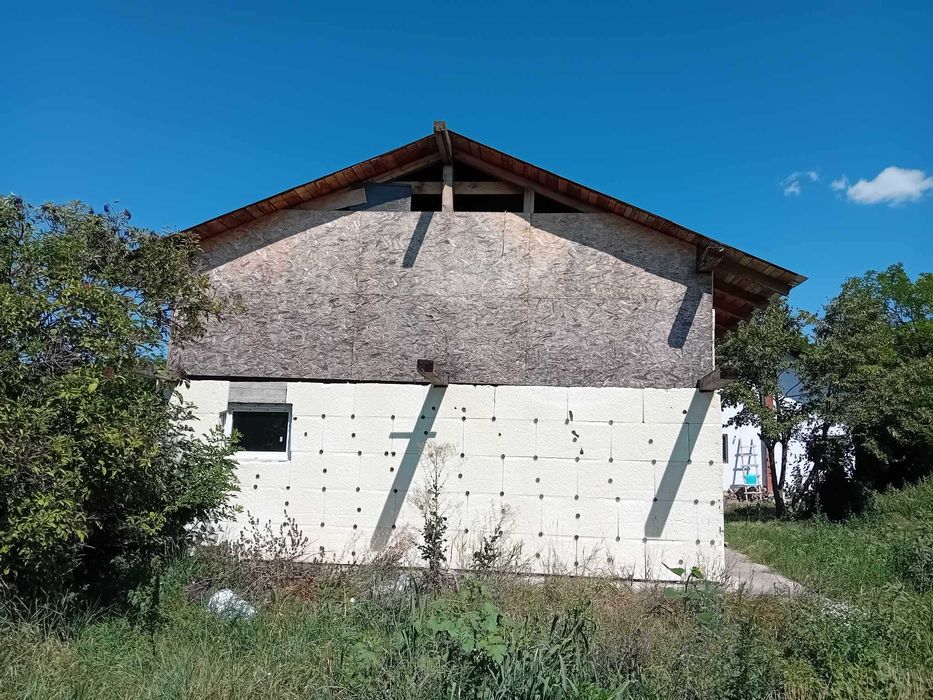 Casa noua Girov beton armat si BCA 152 mp  la rosu 1240mp P +M