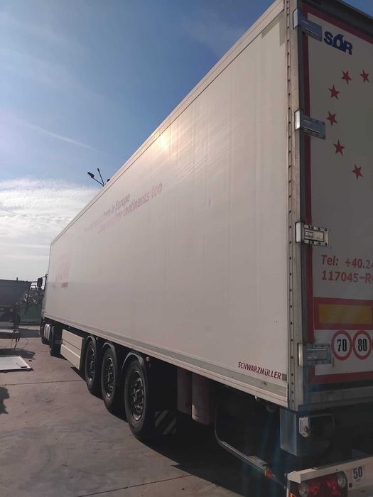 Semiremorca FRIGO Schwarzmuller