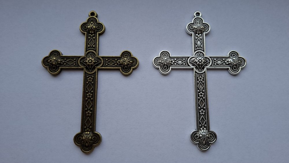 Cruciulițe / cruci din metal