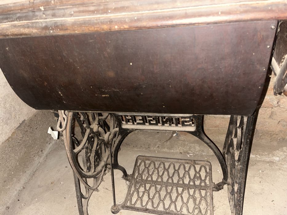 Masina de cusut Singer