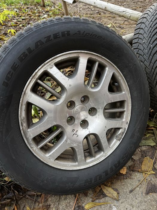 Продавам Зимни гуми и джанти за Субару