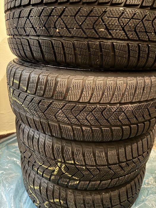 Set 4 roți iarnă OEM Mercedes (5x112 6,5Jx17 ET49; Pirelli 205/50 R17)