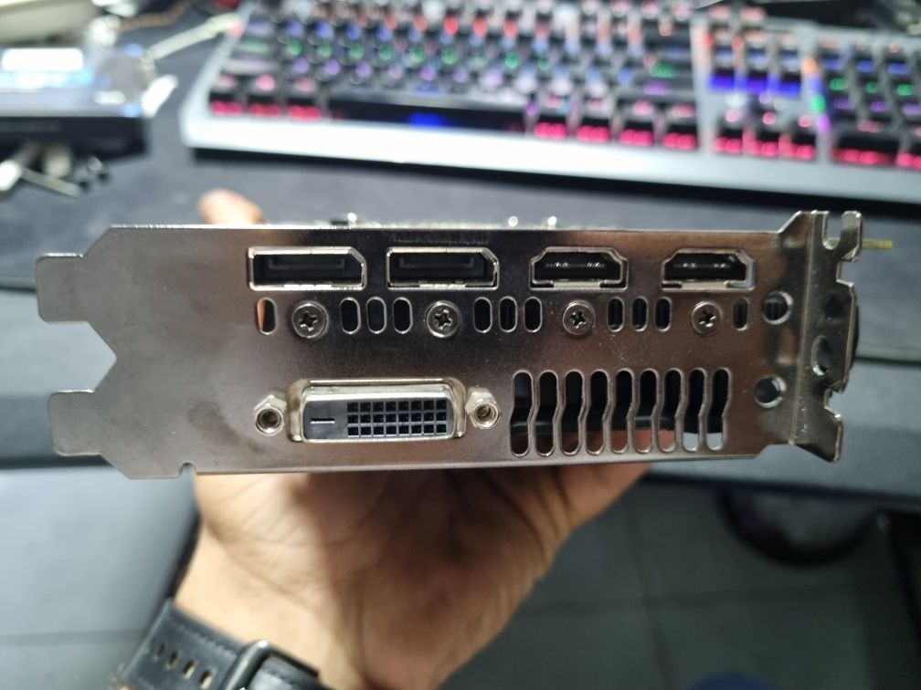 ASUS RX 590 GME 8GB sotiladi