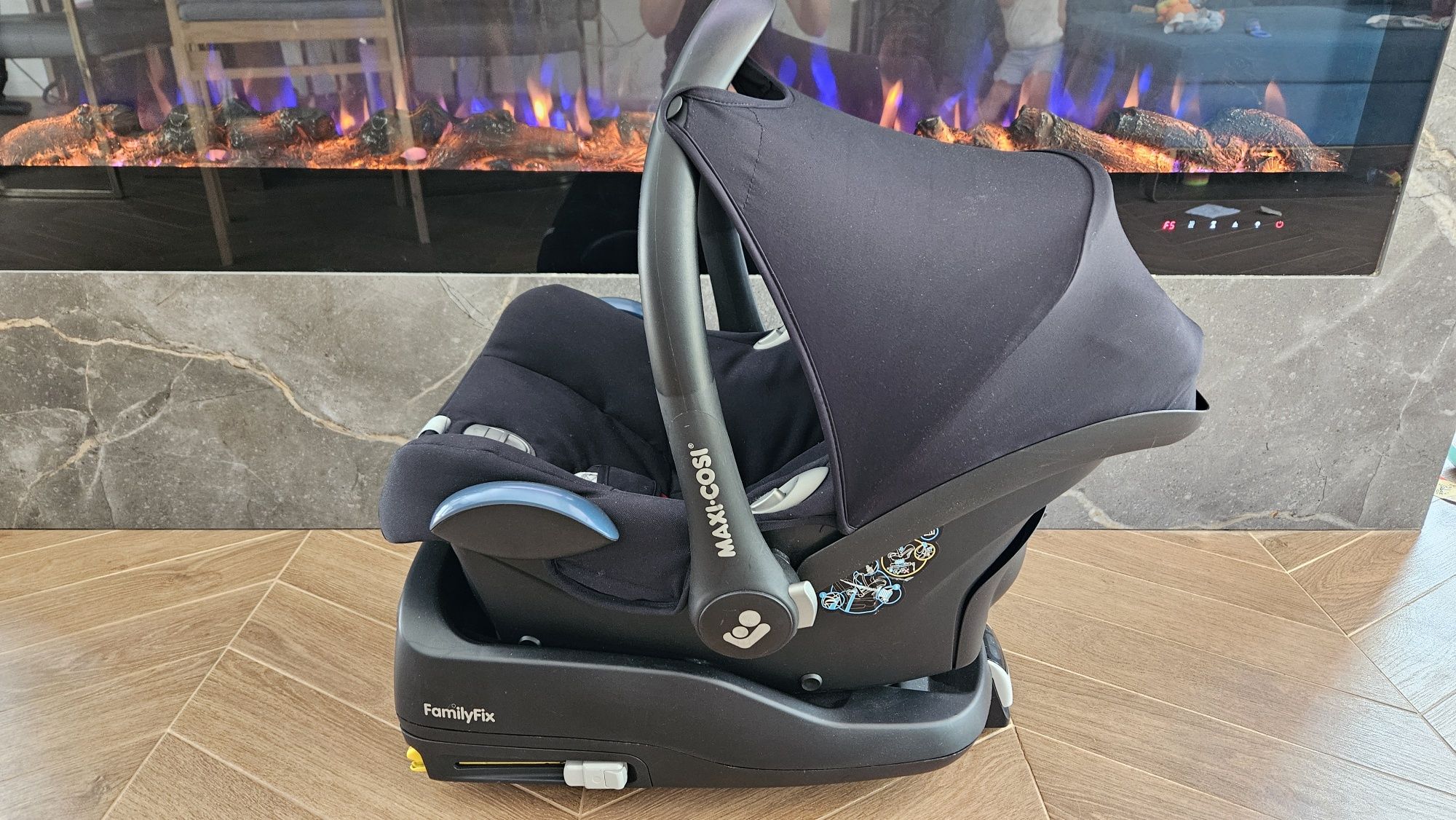 Столче за кола Maxi Cosi с Isofix база