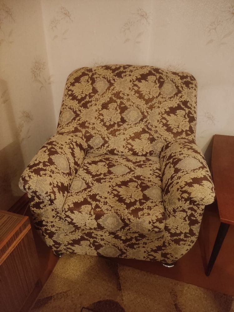 Кресло в гостинную