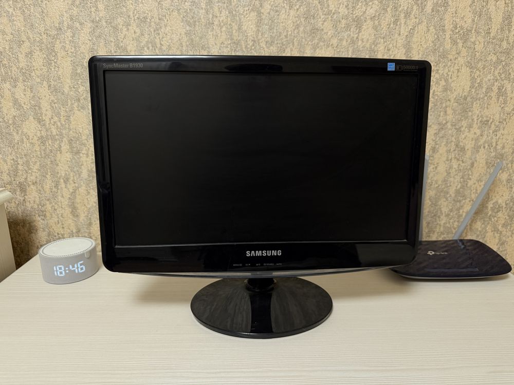 Монитор Samsung B1930 19 диагональ