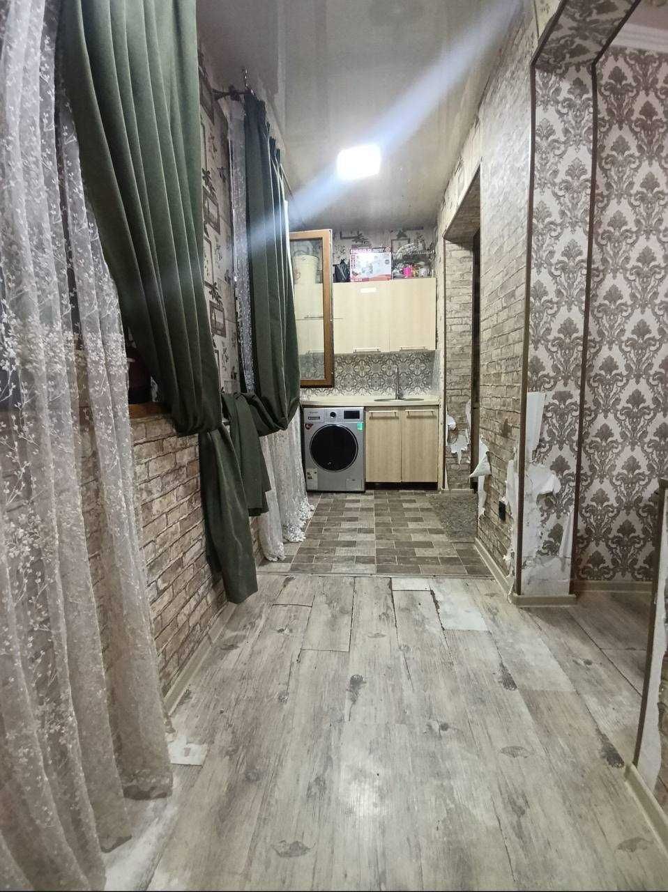 СРОЧНО !! Продается квартира в Яшнабаде 2/1/4 ( 50 кв/м ) Асалобод 1