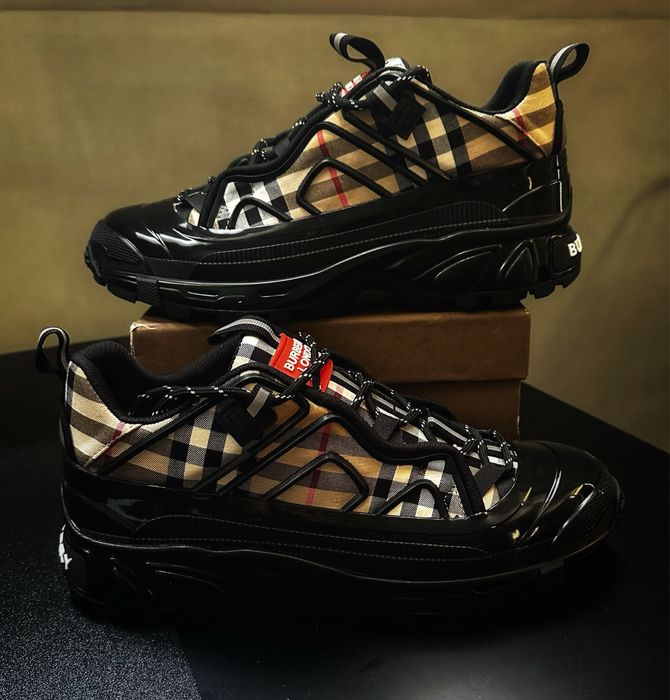 Burberry Обувки 45 номер