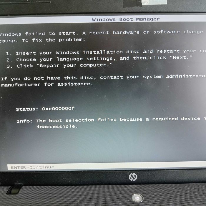 Laptop HP cu încărcator