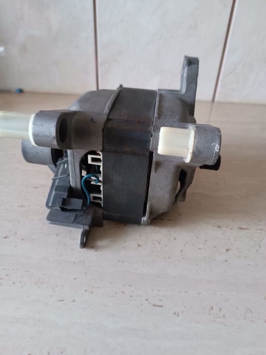 Vind  motor masina de spalat universal nou