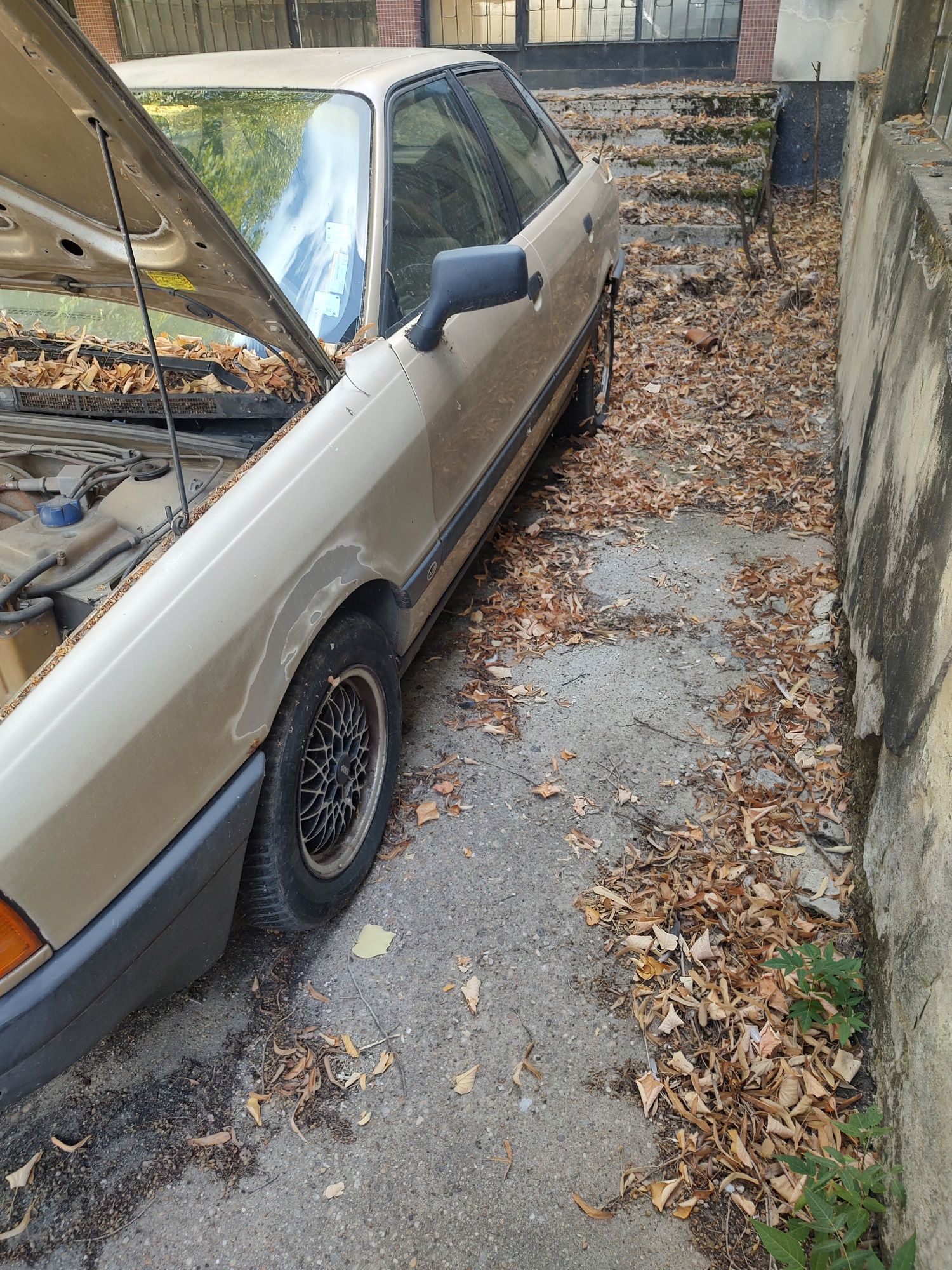 Продавам на части Audi 80 АУДИ 80