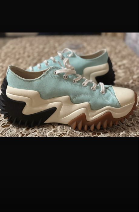 Tenisi converse ca noi