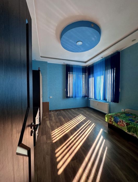 Дава се под наем Тристаен апартамент в София, Дружба 1 - 85 кв.м за 663 € - Снимка #1