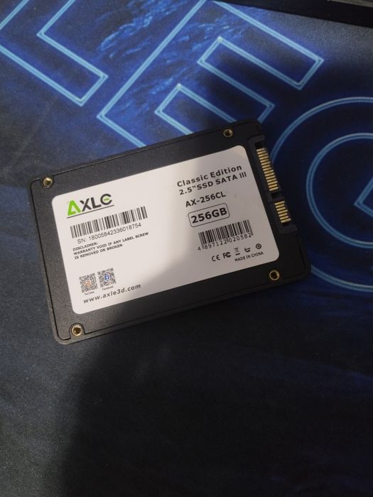 SSD на 256 гб и HDD на 500гб