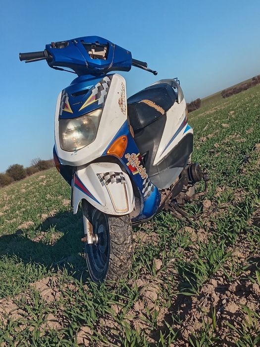 Vând scuter first bike 49cc 4t