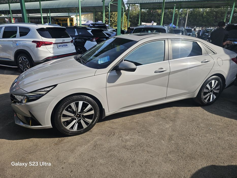Hyundai Elantra  1.6 mator