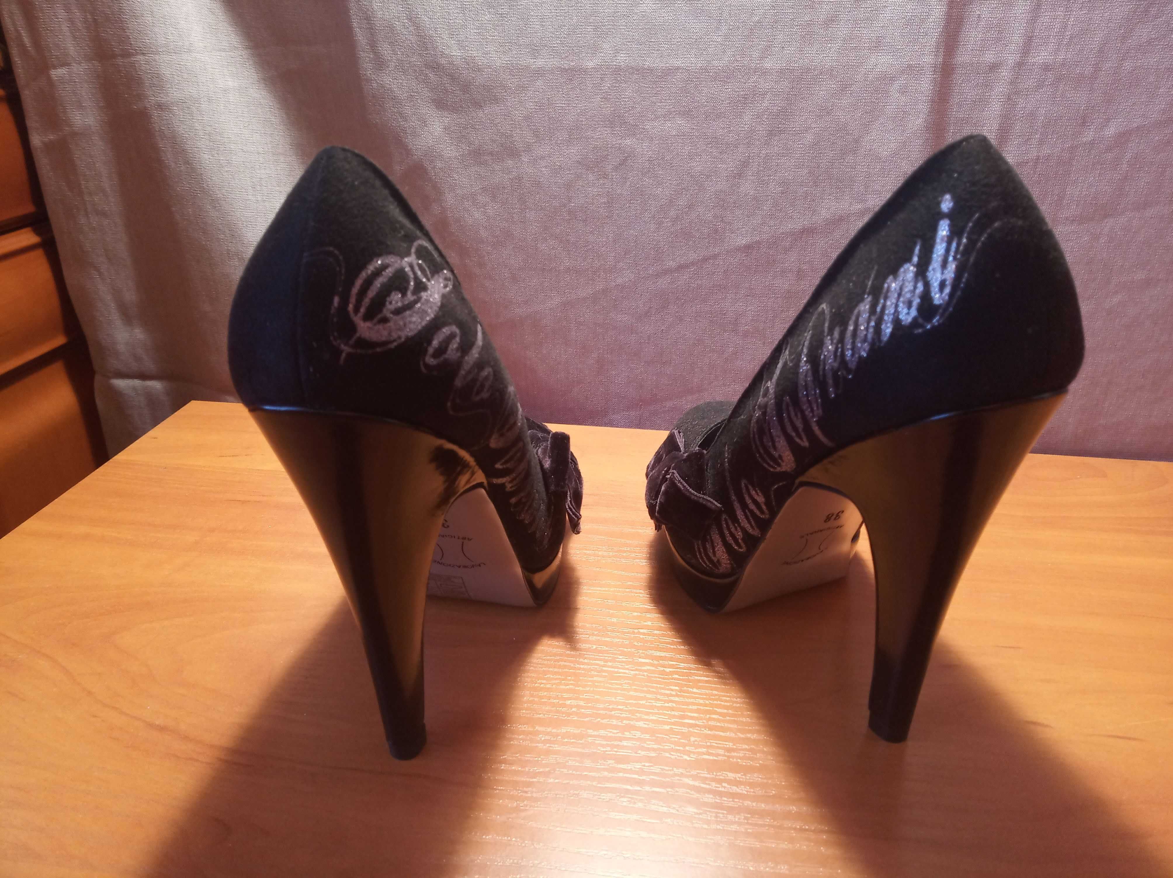 Новые женские туфли, От итальянского бренда SOLO SOPRANI.