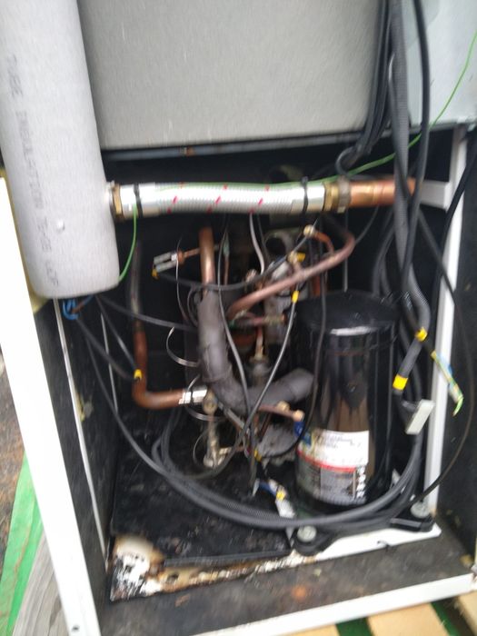 Centrală Termică Modernă - Instalație Nouă / Foarte Bine Păstrată

Des