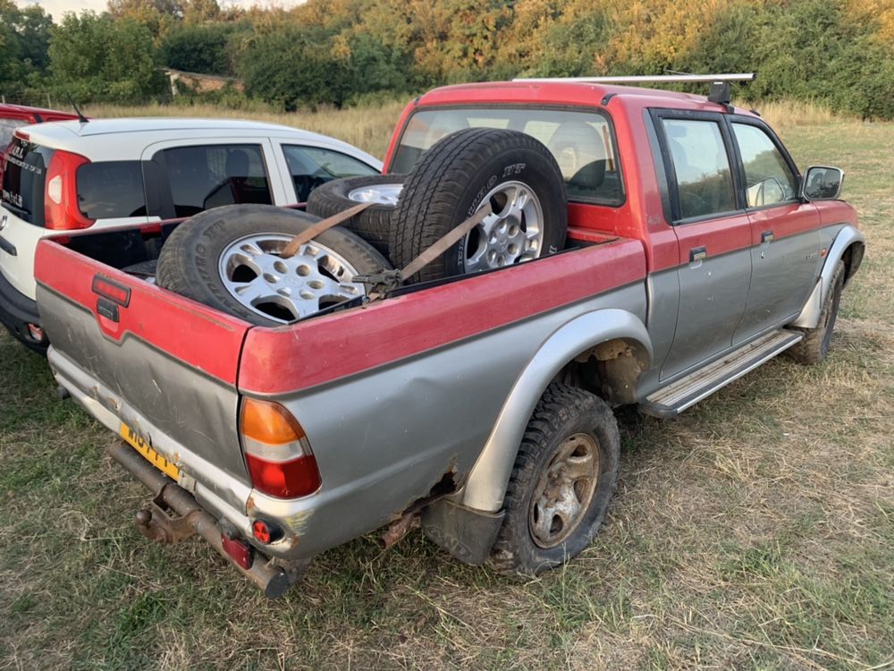 НА ЧАСТИ! Mitsubishi L200 4 life 4x4 2002 г. 2.5 TDI 99 кс. теглич