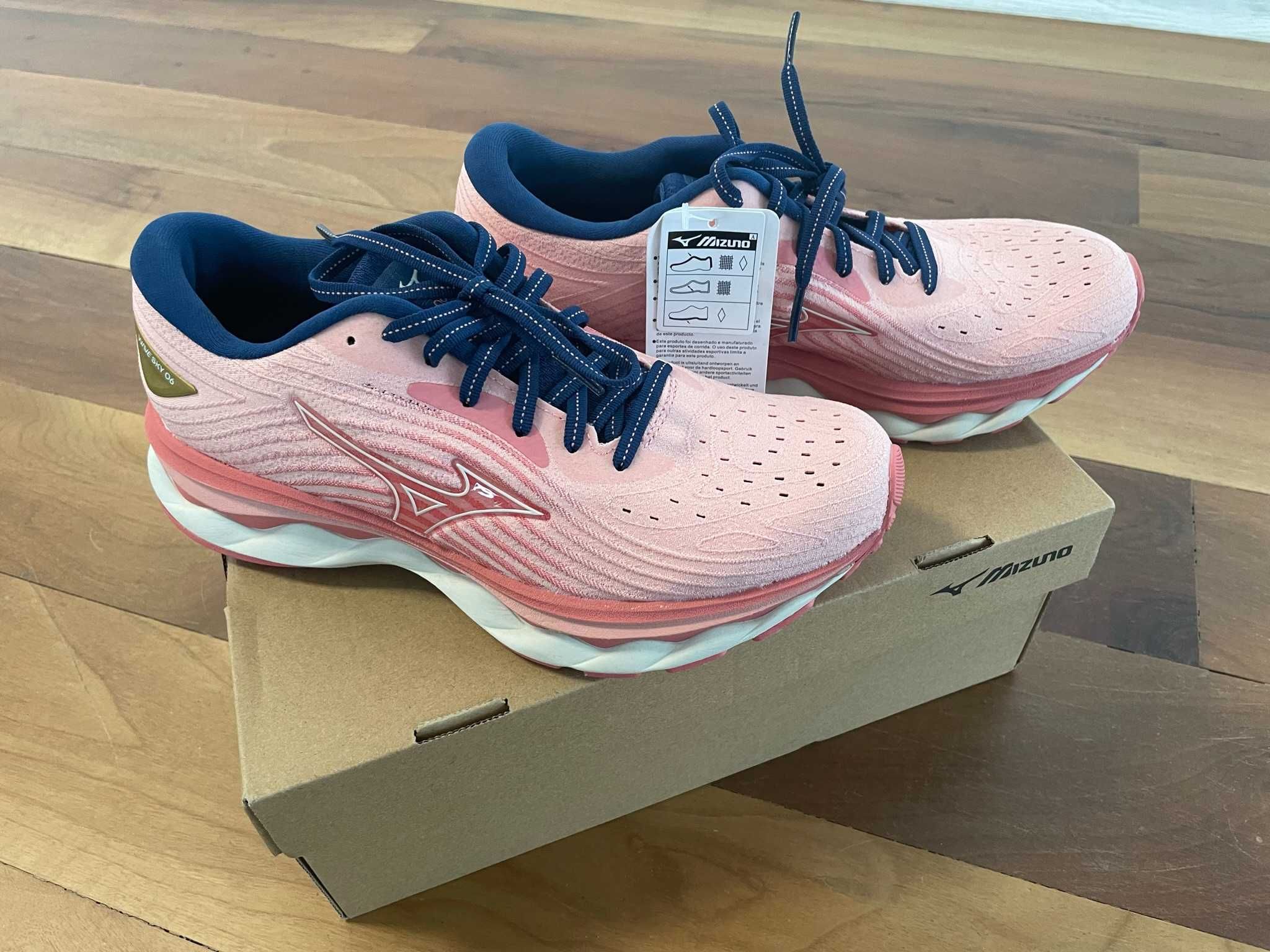 Дамски обувки за бягане Mizuno Wave Sky 6, 38 EU