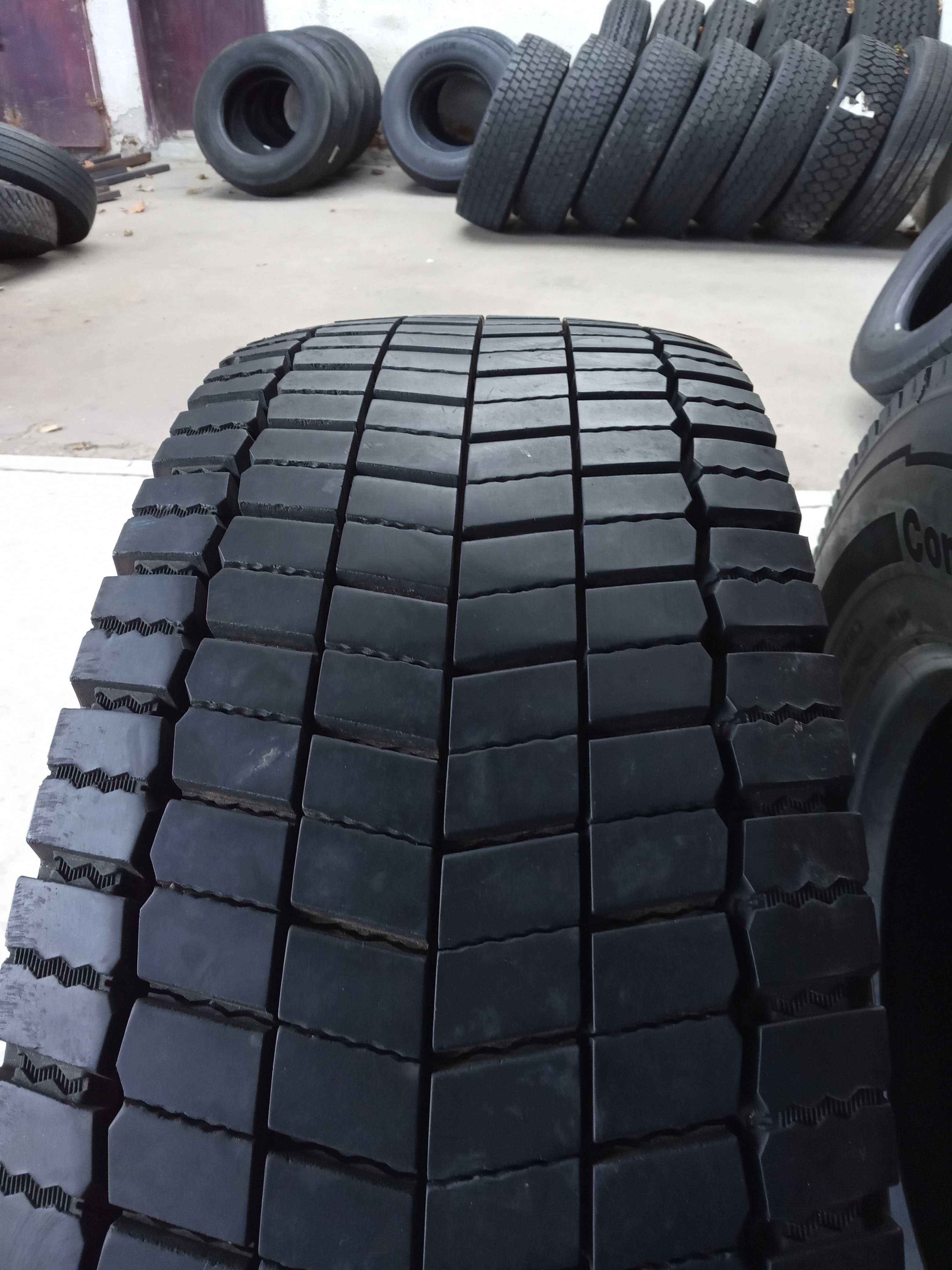 2 тежкотоварни гуми 305/70R19.5 Continental HybridHD3 148/145M DOT2021
