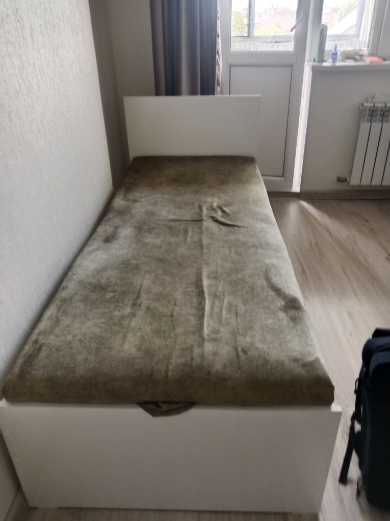 Кошып жатырмыз баска калага сондыктан сатылып жатыр тап таза