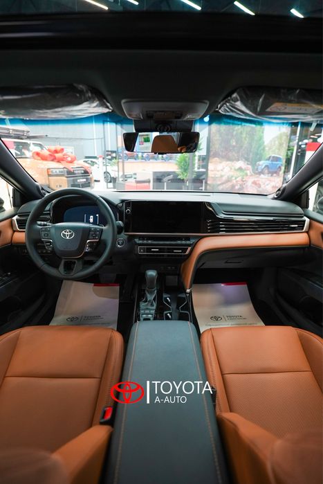 Toyota Camry Prestige Hybrid (H1)