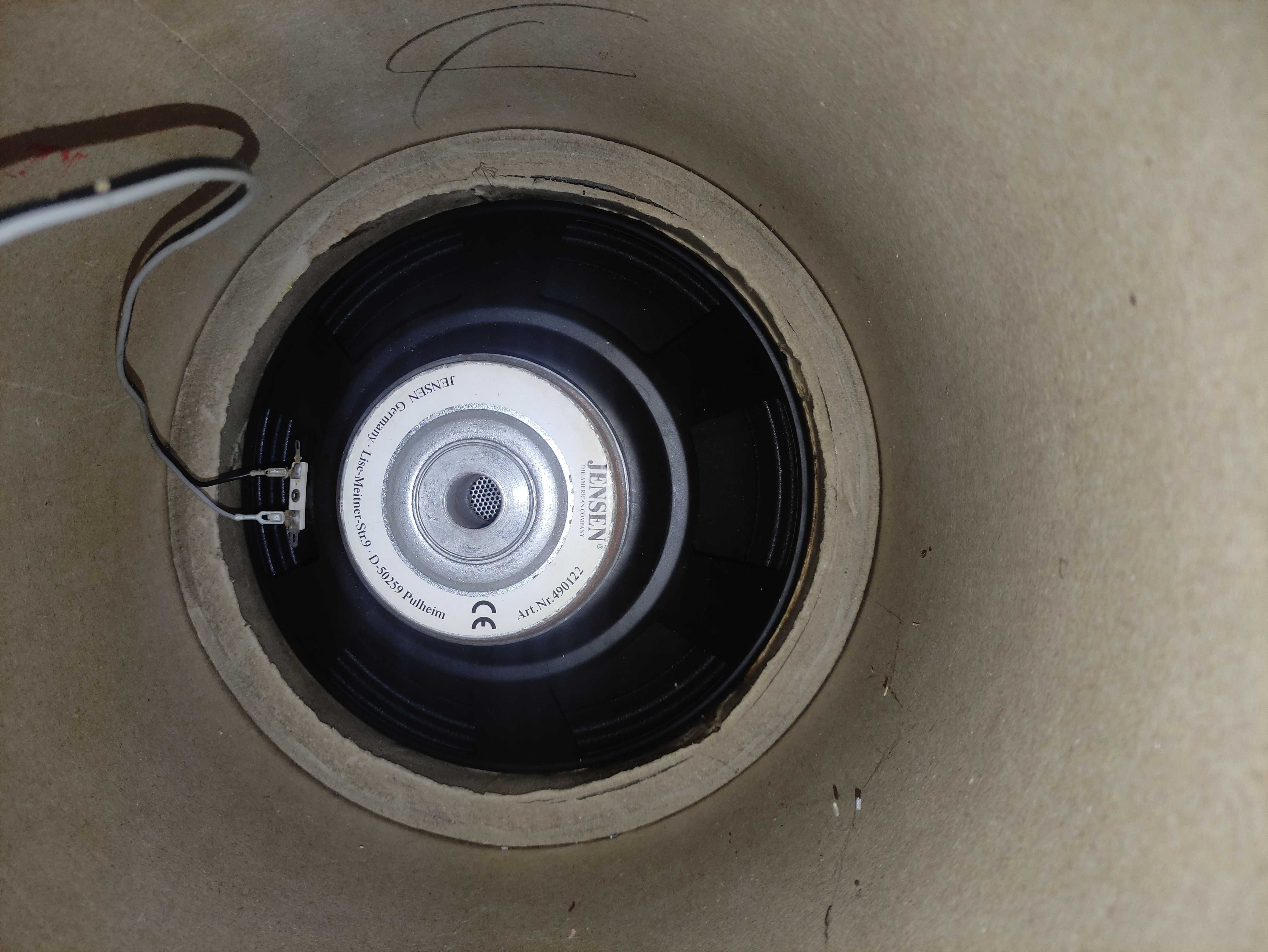 Бас каса Rocket Jensen 1200 (480w max 300 rms)